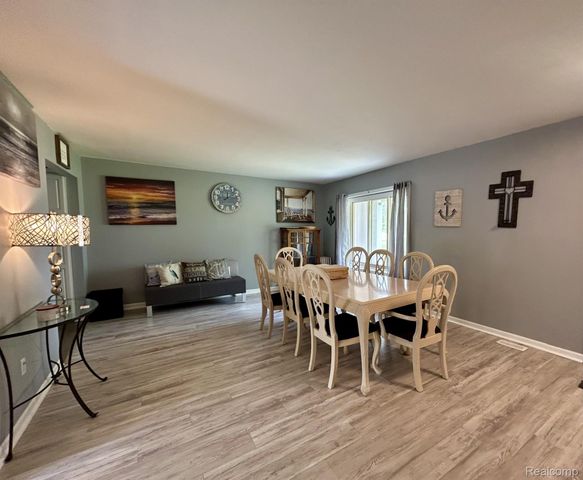 9831 Kress Road, Hamburg Township, MI 48169