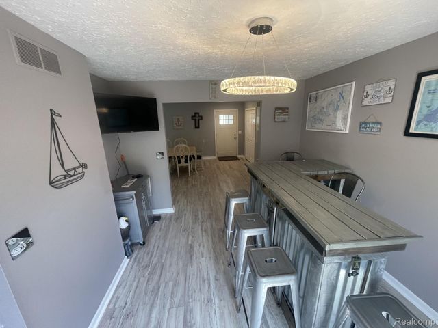 9831 Kress Road, Hamburg Township, MI 48169