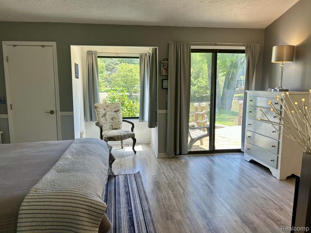 9831 Kress Road, Hamburg Township, MI 48169