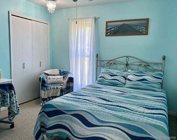 9831 Kress Road, Hamburg Township, MI 48169