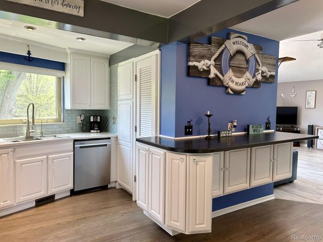 9831 Kress Road, Hamburg Township, MI 48169