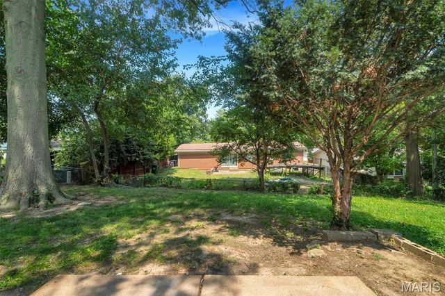 3515 Saint Catherine Street, Florissant, MO 63033