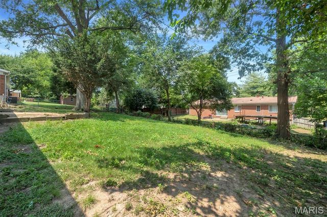 3515 Saint Catherine Street, Florissant, MO 63033