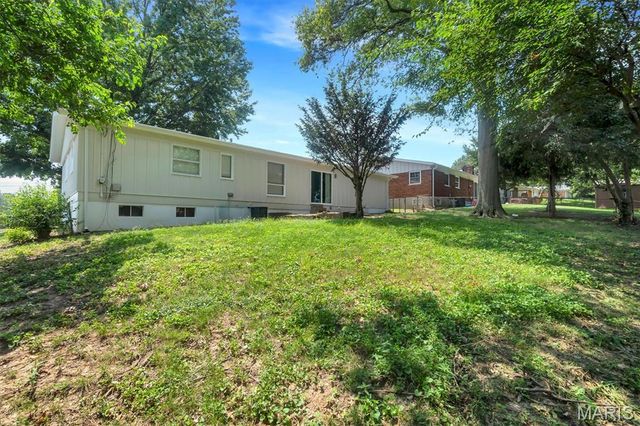 3515 Saint Catherine Street, Florissant, MO 63033