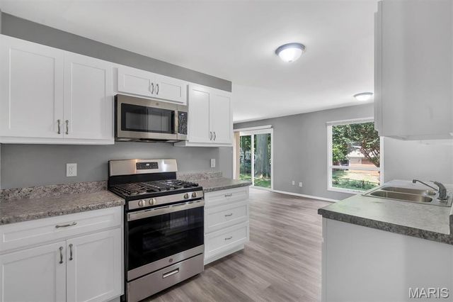 3515 Saint Catherine Street, Florissant, MO 63033