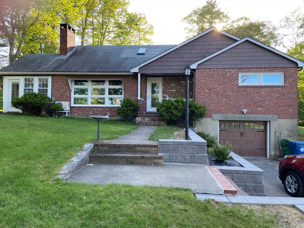 94 Center St., Burlington, MA 01803