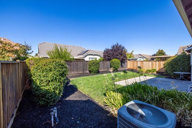 3091 Red Maple Ct, Vacaville, CA 95687