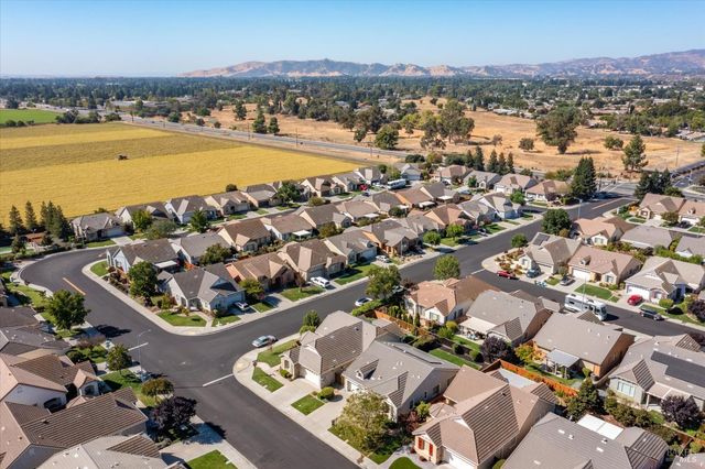 3091 Red Maple Ct, Vacaville, CA 95687