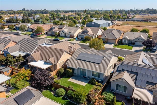 3091 Red Maple Ct, Vacaville, CA 95687