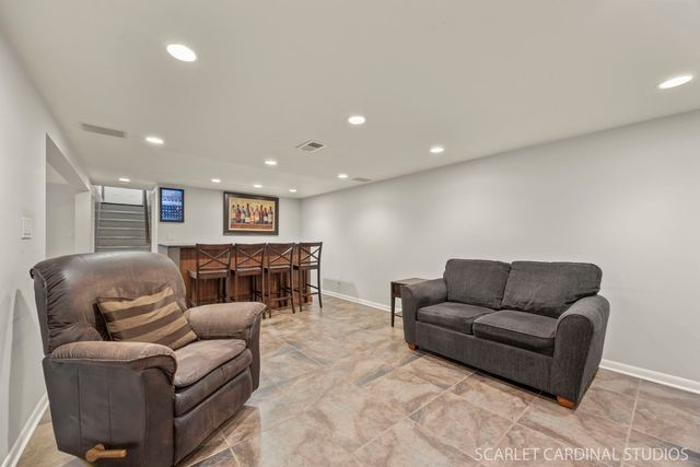 22 W Jackson Street, Villa Park, IL 60181