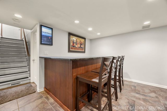 22 W Jackson Street, Villa Park, IL 60181
