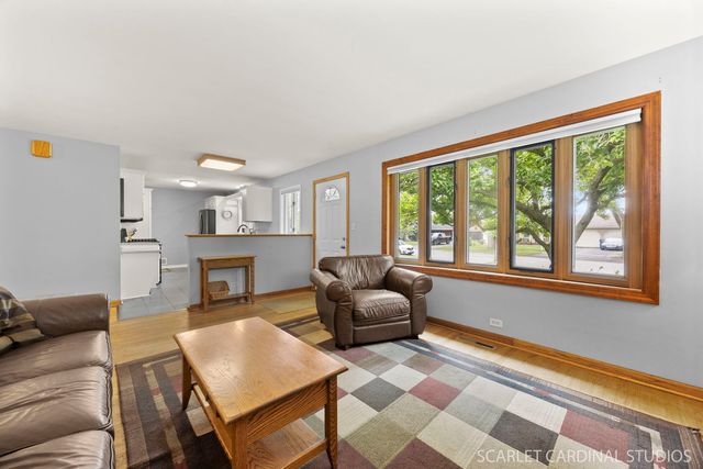 22 W Jackson Street, Villa Park, IL 60181