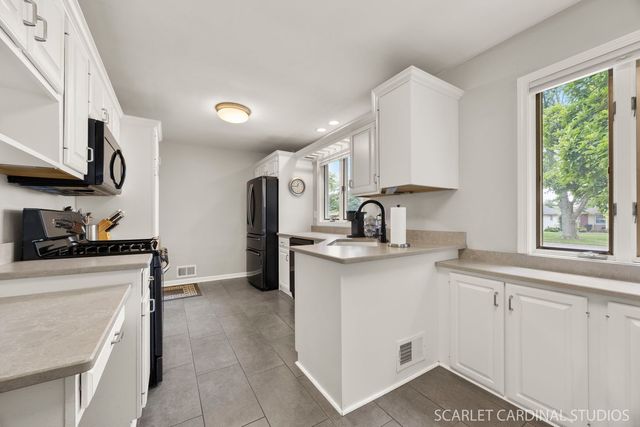 22 W Jackson Street, Villa Park, IL 60181