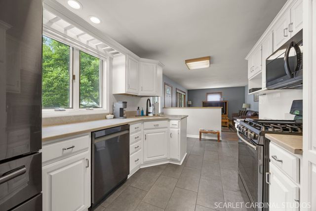 22 W Jackson Street, Villa Park, IL 60181
