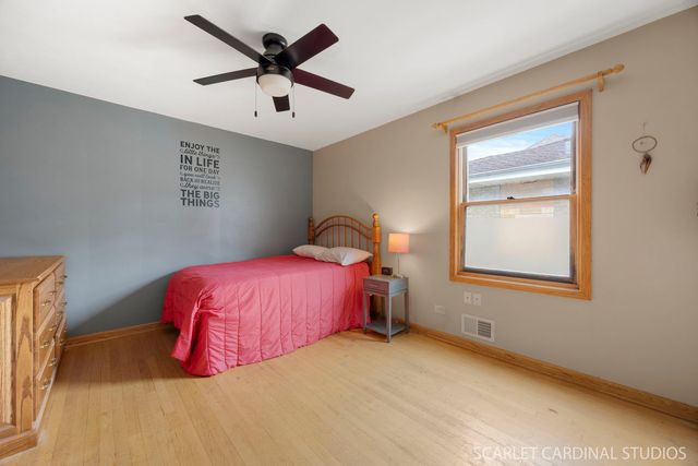 22 W Jackson Street, Villa Park, IL 60181