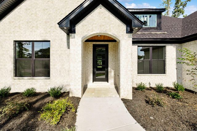 208 Clearview, Benton, AR 72019