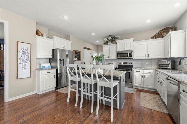 2351 W Concord Drive, Olathe, KS 66061