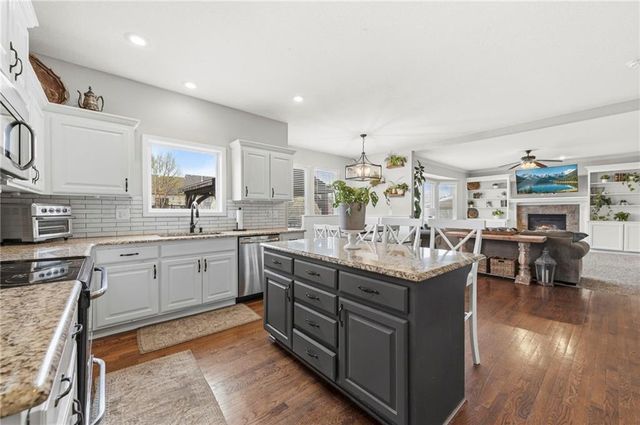 2351 W Concord Drive, Olathe, KS 66061