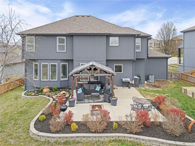 2351 W Concord Drive, Olathe, KS 66061
