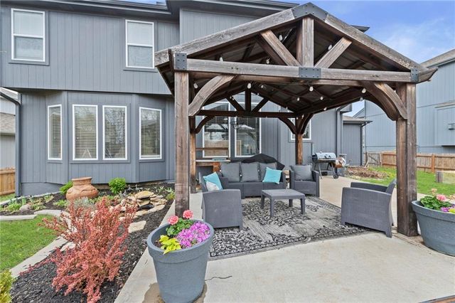 2351 W Concord Drive, Olathe, KS 66061