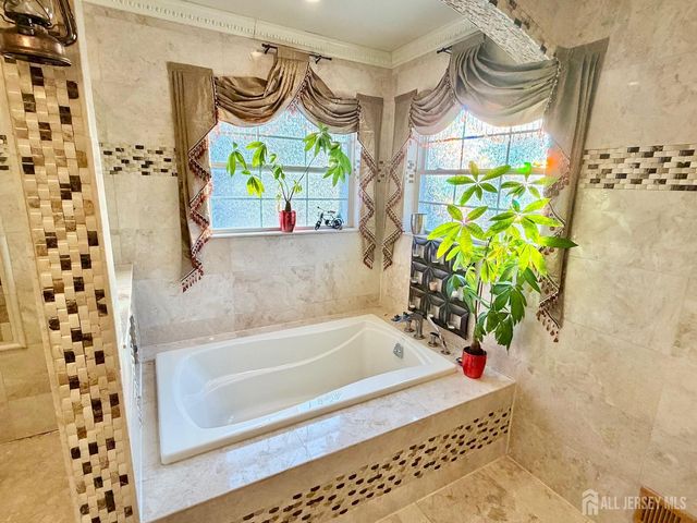 3 Rachel Lane, Monroe, NJ 08831