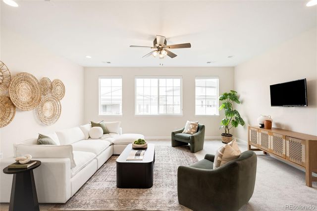 7110 S White Crow Way, Aurora, CO 80016