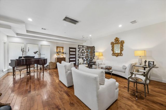 623 Pinehaven Drive, Houston, TX 77024