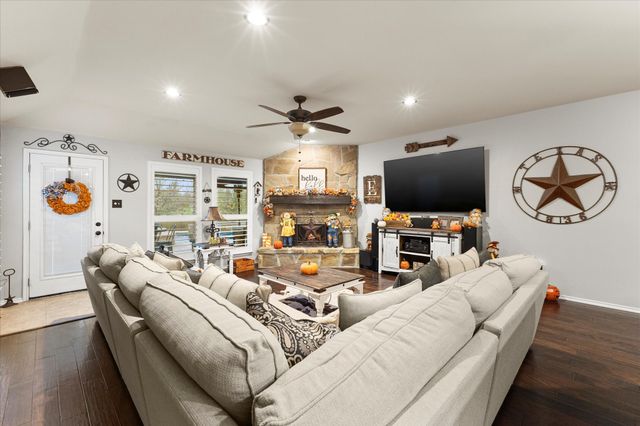 1395 Waters Edge Drive, Rockwall, TX 75087