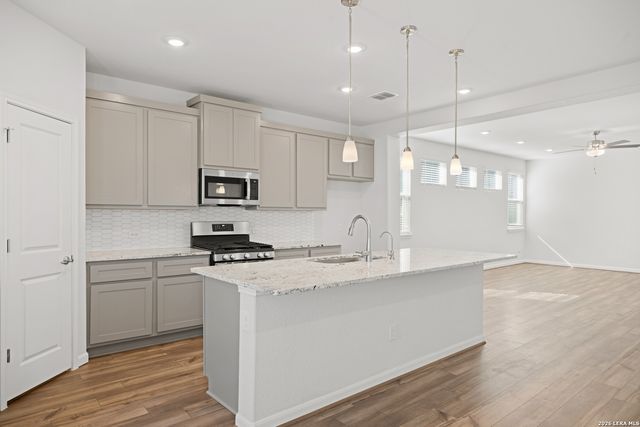 8336 Sunrise Glen, Selma, TX 78154