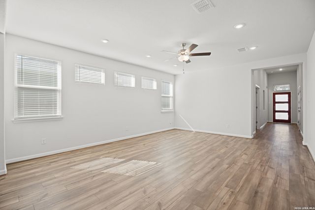 8336 Sunrise Glen, Selma, TX 78154