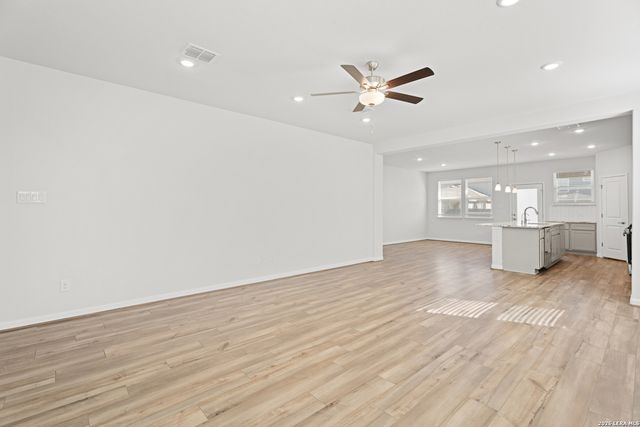 8336 Sunrise Glen, Selma, TX 78154