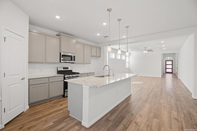 8336 Sunrise Glen, Selma, TX 78154