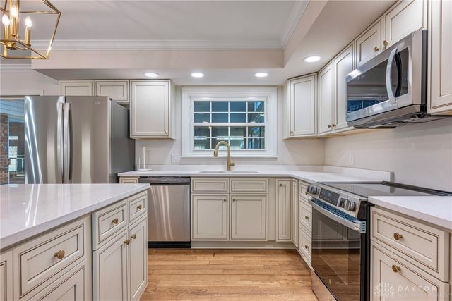 713 Murrell Drive, Kettering, OH 45429