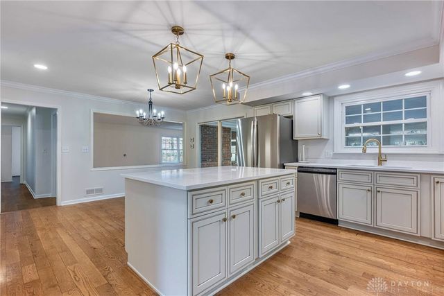 713 Murrell Drive, Kettering, OH 45429