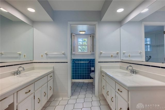 713 Murrell Drive, Kettering, OH 45429