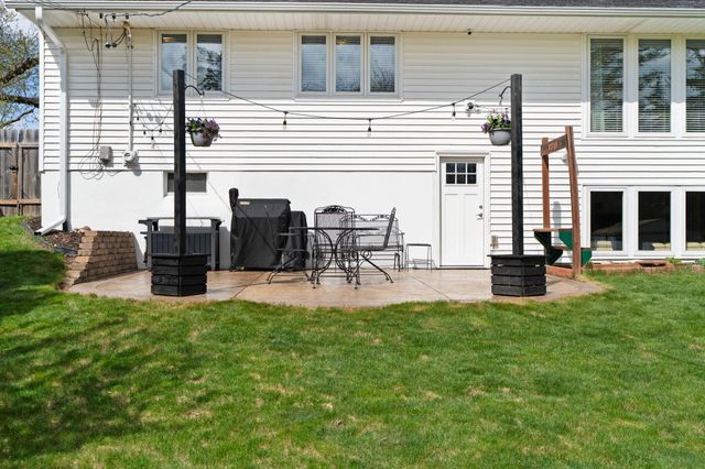 2355 Sumter Avenue S, Saint Louis Park, MN 55426