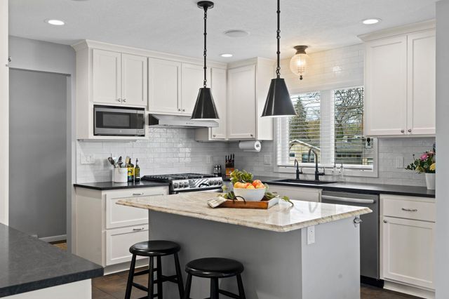 2355 Sumter Avenue S, Saint Louis Park, MN 55426