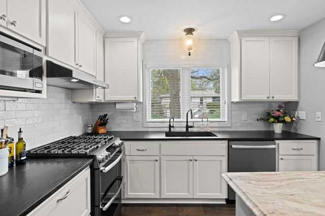 2355 Sumter Avenue S, Saint Louis Park, MN 55426