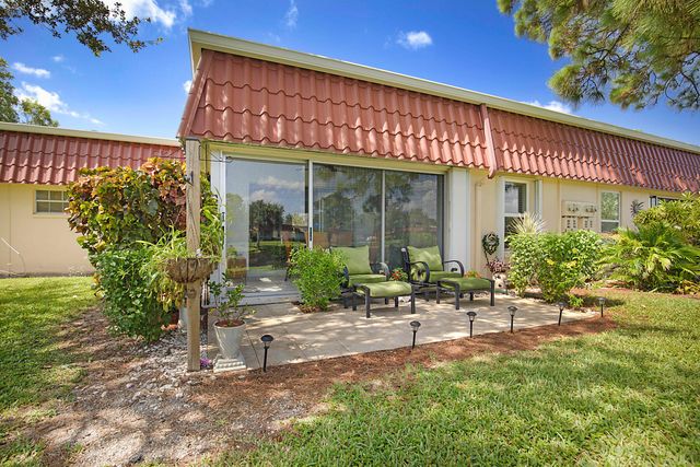 352 Covered Bridge Boulevard A, Greenacres, FL 33467