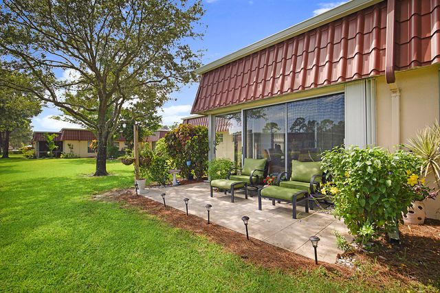 352 Covered Bridge Boulevard A, Greenacres, FL 33467