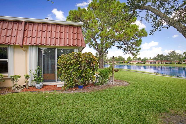 352 Covered Bridge Boulevard A, Greenacres, FL 33467