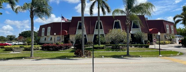 352 Covered Bridge Boulevard A, Greenacres, FL 33467