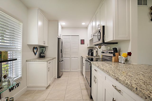 352 Covered Bridge Boulevard A, Greenacres, FL 33467