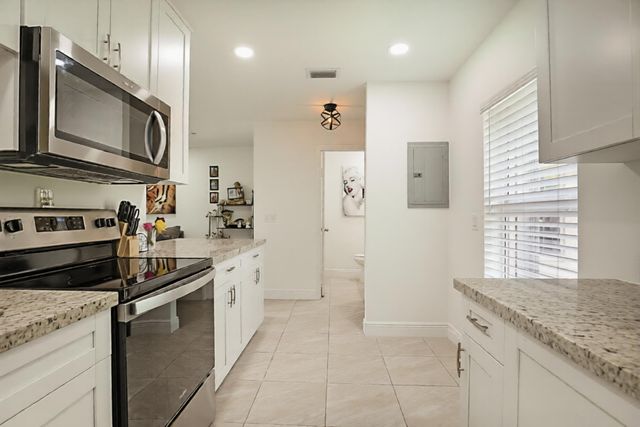 352 Covered Bridge Boulevard A, Greenacres, FL 33467