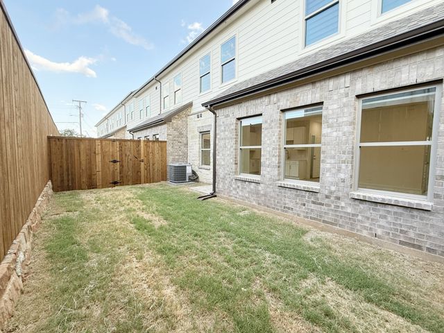128 Pinkie Holmes Drive, Grand Prairie, TX 75050