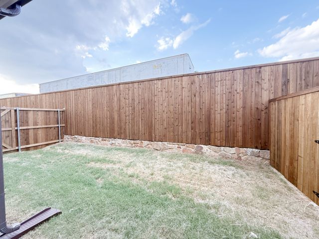128 Pinkie Holmes Drive, Grand Prairie, TX 75050