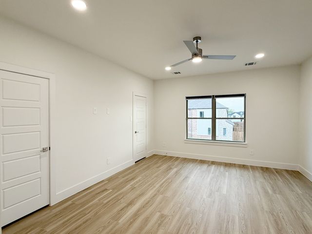 128 Pinkie Holmes Drive, Grand Prairie, TX 75050