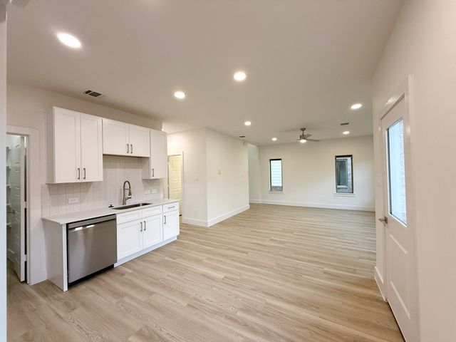 128 Pinkie Holmes Drive, Grand Prairie, TX 75050