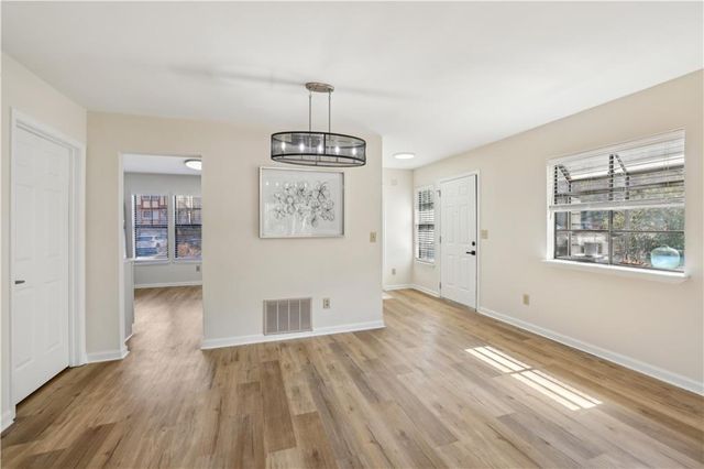 1069 Falling Water SE Drive, Smyrna, GA 30080
