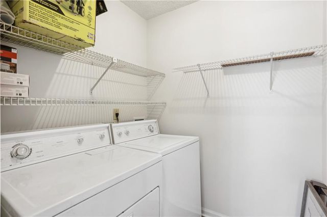 1069 Falling Water SE Drive, Smyrna, GA 30080